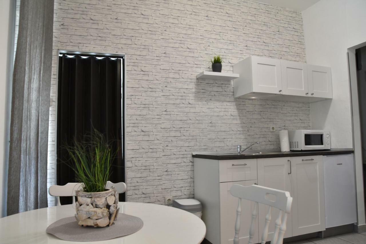 Studio Apartment Lumen Pula Exteriör bild